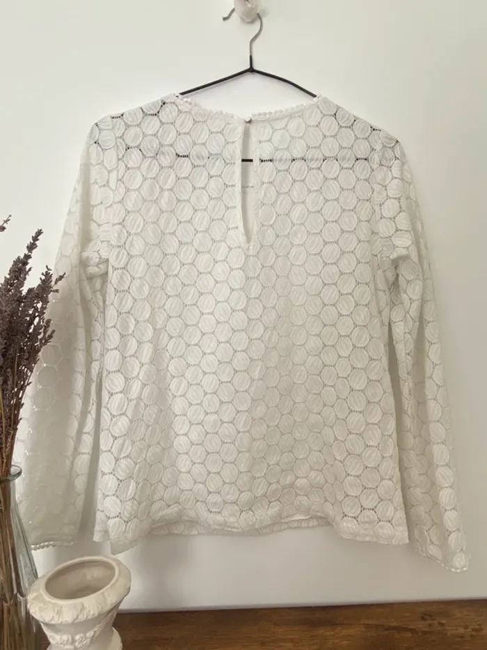 Blouse dentelle blanche ouverture goutte - photo numéro 2