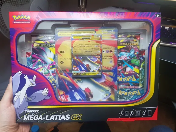Coffret Pokémon Mega Latias bug