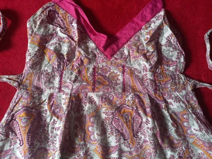 Débardeur motifs cashmere 🪴Printemps été 🌼 décolleté sexy Cashmere fushia et blanc taille 38 - photo numéro 8