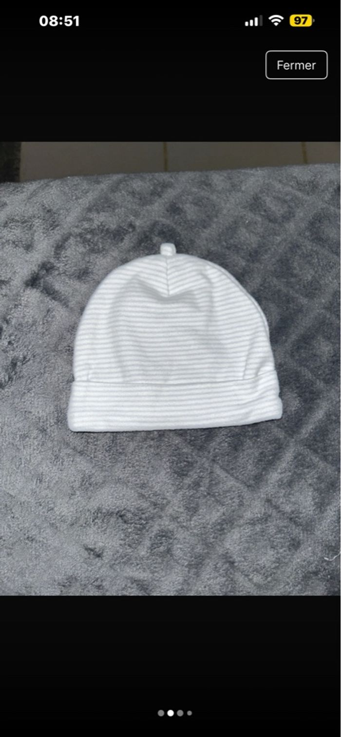 Lot 3 bonnets - photo numéro 2