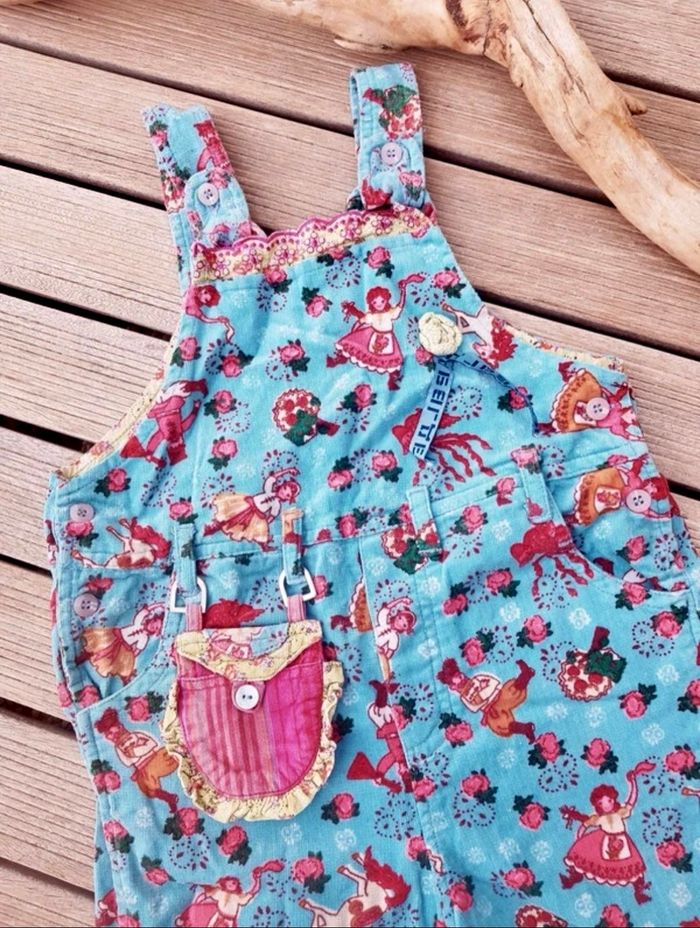 Salopette Oilily velours ras doux et finitions volantées Très bon état très peu portée (une fois, comme neuve) Achetée 89€ en boutique Oilily Amsterdam PRIX FIXE MERCI 🌹 - photo numéro 5