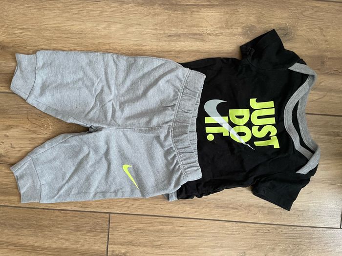 Ensemble Nike