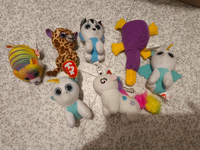 Lot divers peluches et porte clés - photo numéro 2