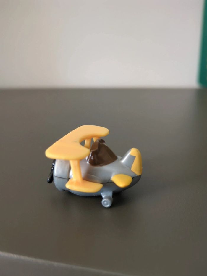 avion cars disney - photo numéro 2