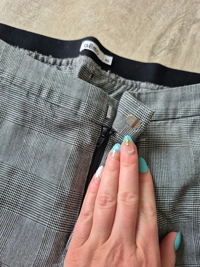 Pantalon gris - photo numéro 3