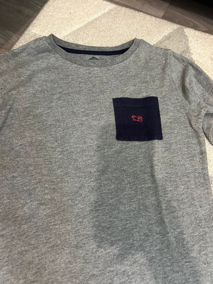 Lot de 2 t-shirt manche longue taille 8 ans - photo numéro 3