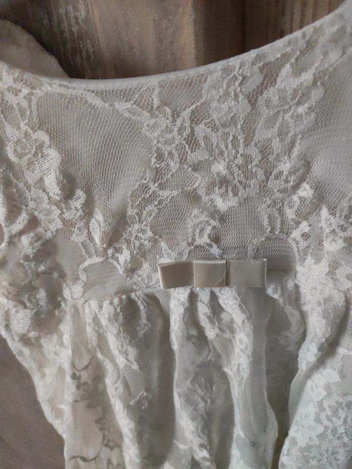 Petite robe dentelle - photo numéro 2