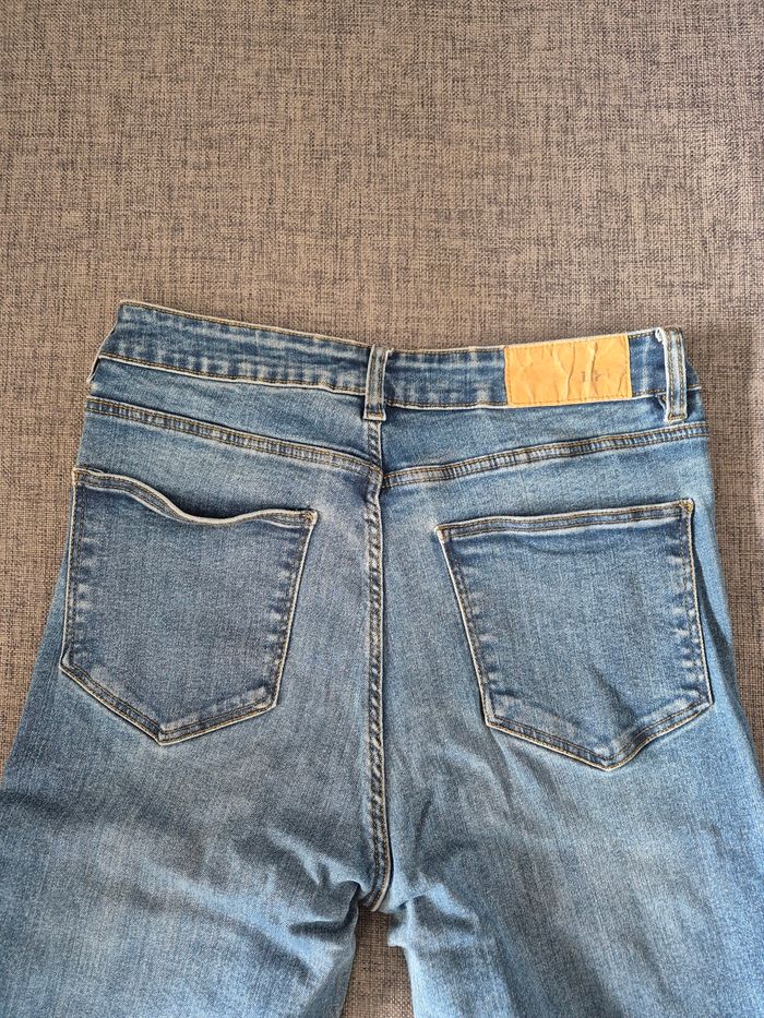 Jean femme Taille 42 - photo numéro 4