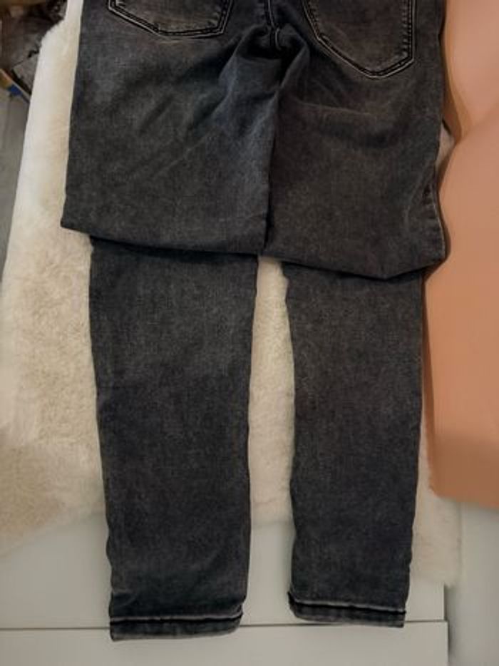 Jean gris délavé – C&A – Taille 12 - photo numéro 5