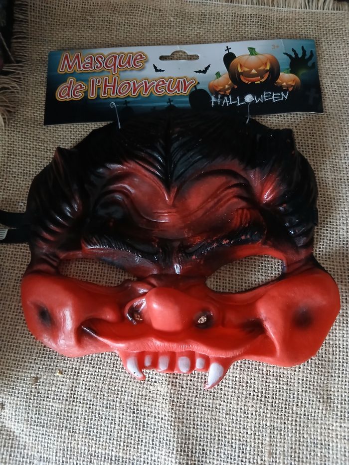 Lot de deux demi masques d’halloween en silicone - photo numéro 2