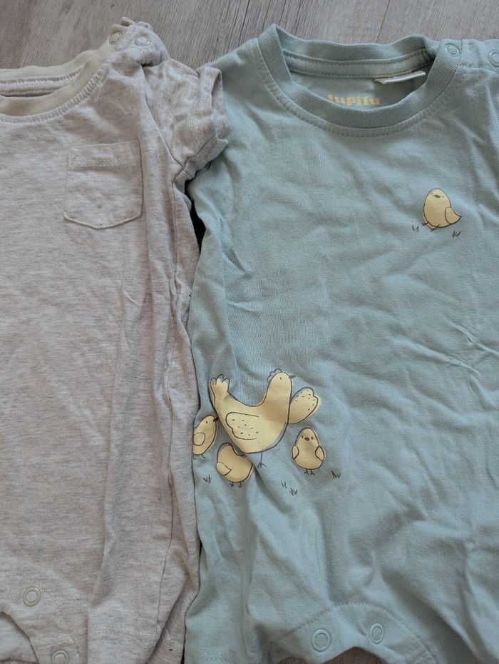 3 combinaisons/ pyjamas - photo numéro 2