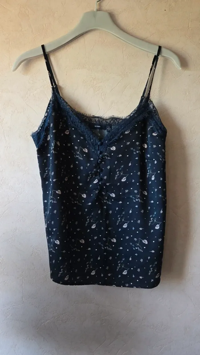 Débardeur bleu foncé fleuri KIABI avec dentelle - Taille 36