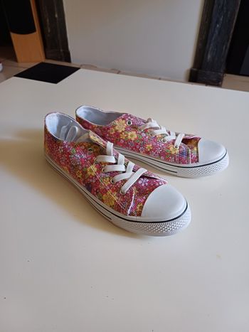 Jolie baskets en toile imprimé fleuri neuve