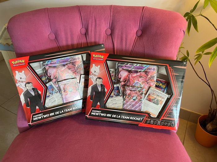 Coffret Mewtwo EX de la team Rocket