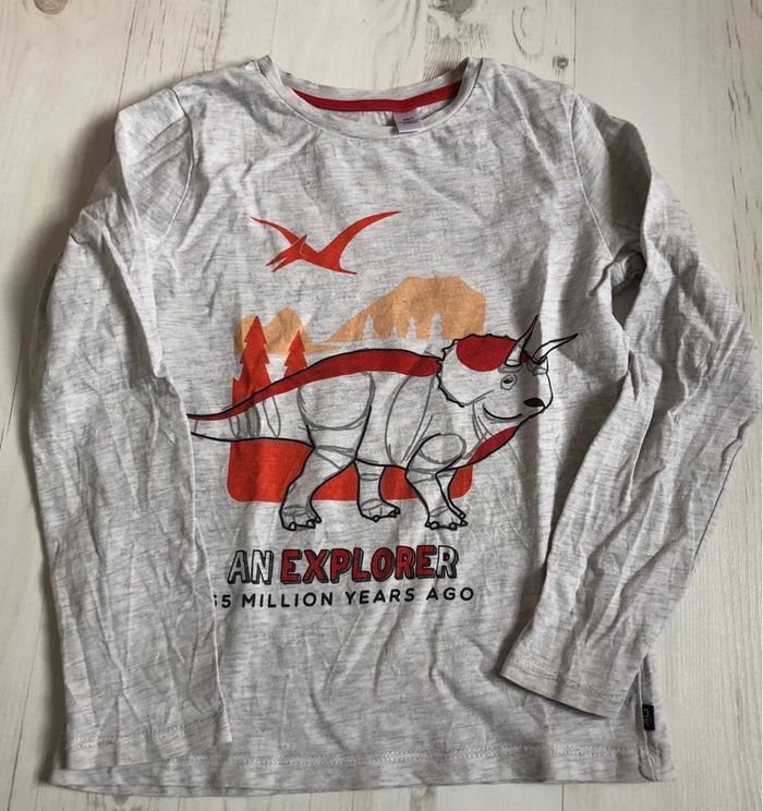 T shirt Okaidi dinosaure 6 ans