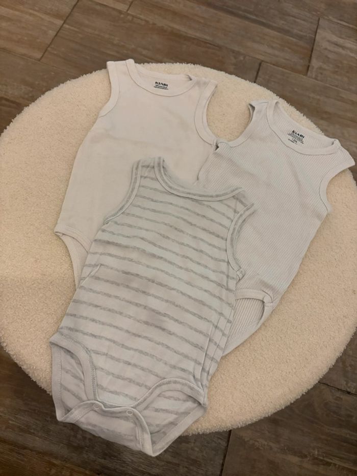 Lot de 3 bodies débardeurs