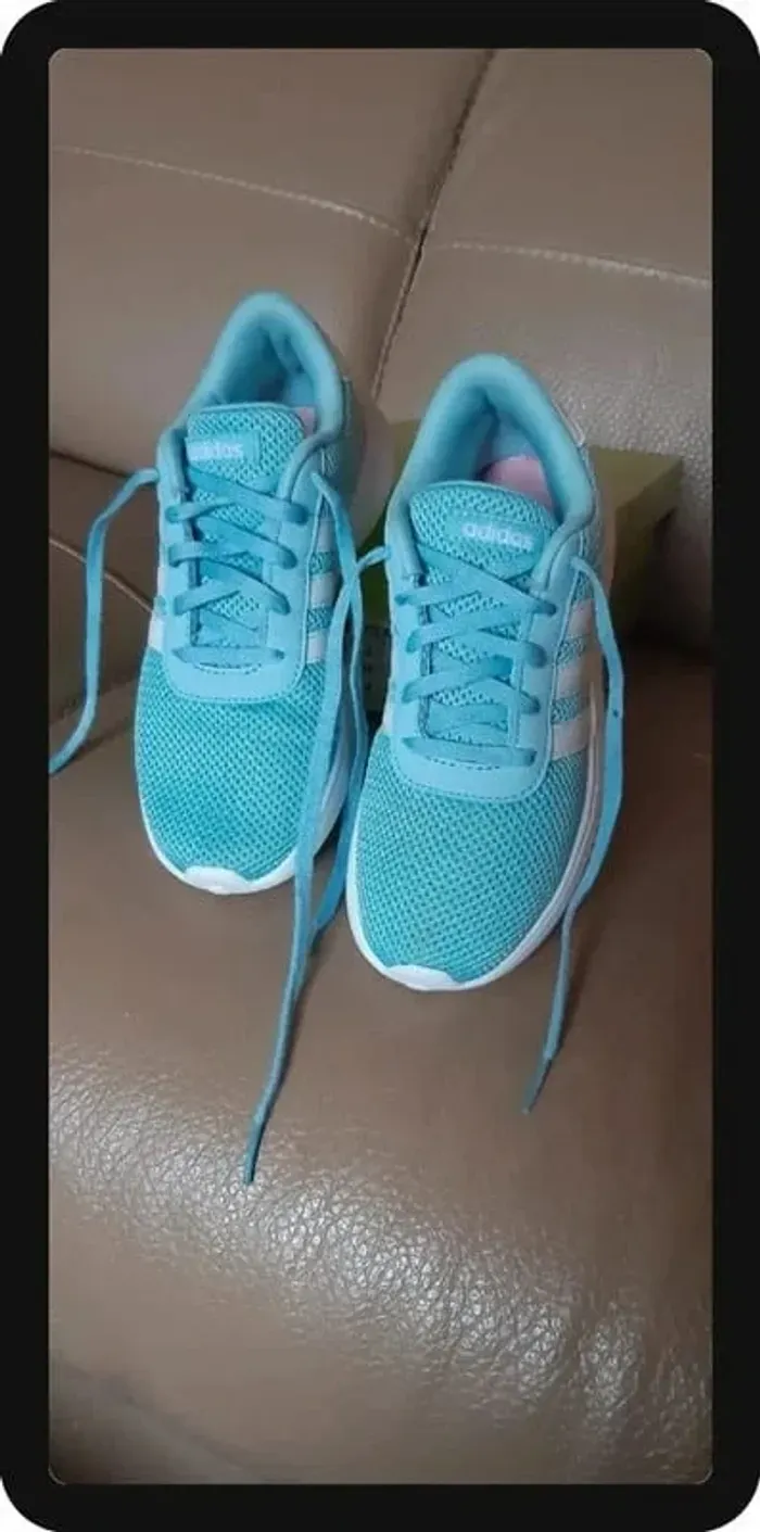 Chaussures / baskets adidas lite racer k bleu ciel pointure 34 état neuves - photo numéro 3