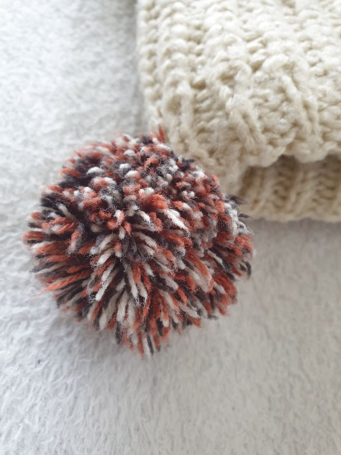 Tour de cou a pompons enfants - photo numéro 4