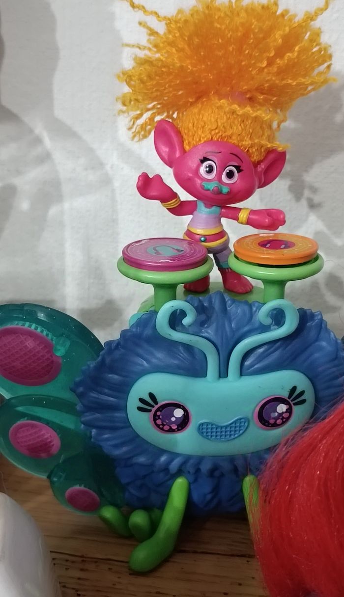 Lot de figurines trolls Poppy et ses amis + cadeaux - photo numéro 5