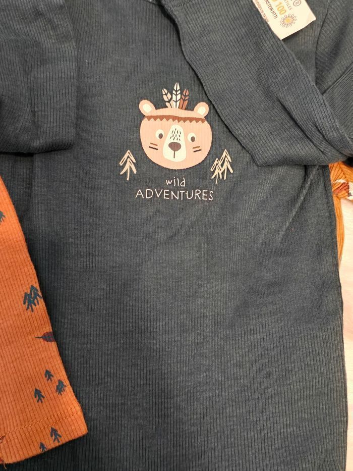 NEUFS (non portés)🏷🏷🤩😍💙SUPERBES  bodies ml et pyjama 18 mois garçon 🤩😍💙 - photo numéro 5