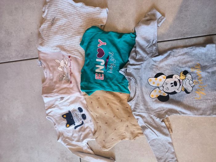 Lot 36 pièces fille 6 mois - photo numéro 4