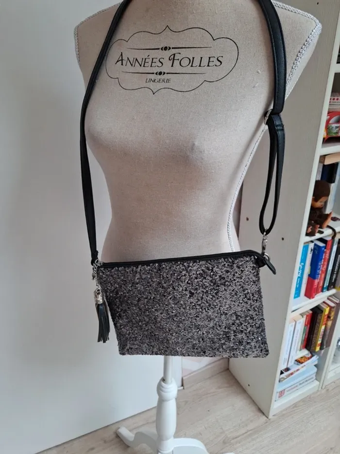 Pochette bandoulière