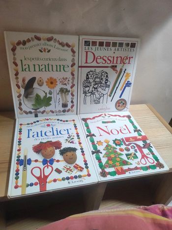 Lot de 4 beaux livres Larousse