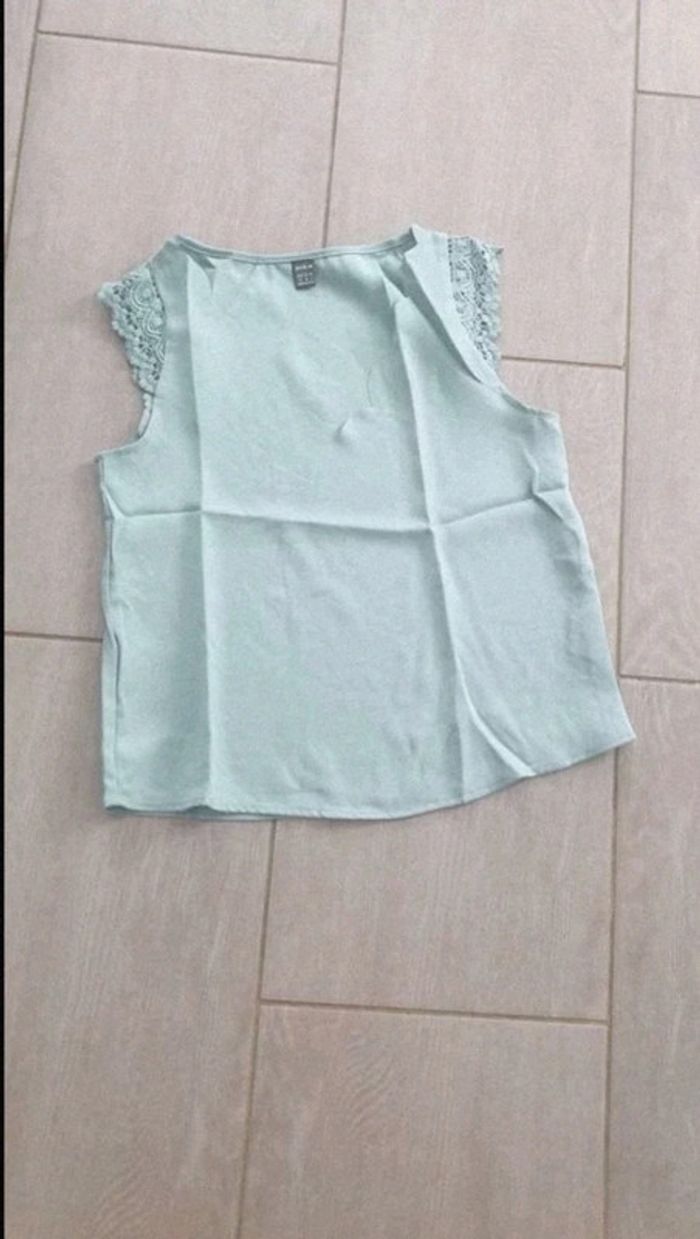 T-shirt col v - photo numéro 2