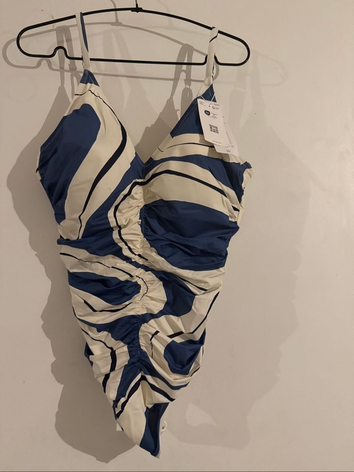 Maillot de bain une pièce - photo numéro 5