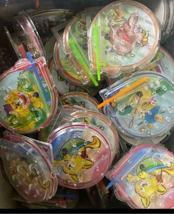 Lot revendeur 200 jouets vintage