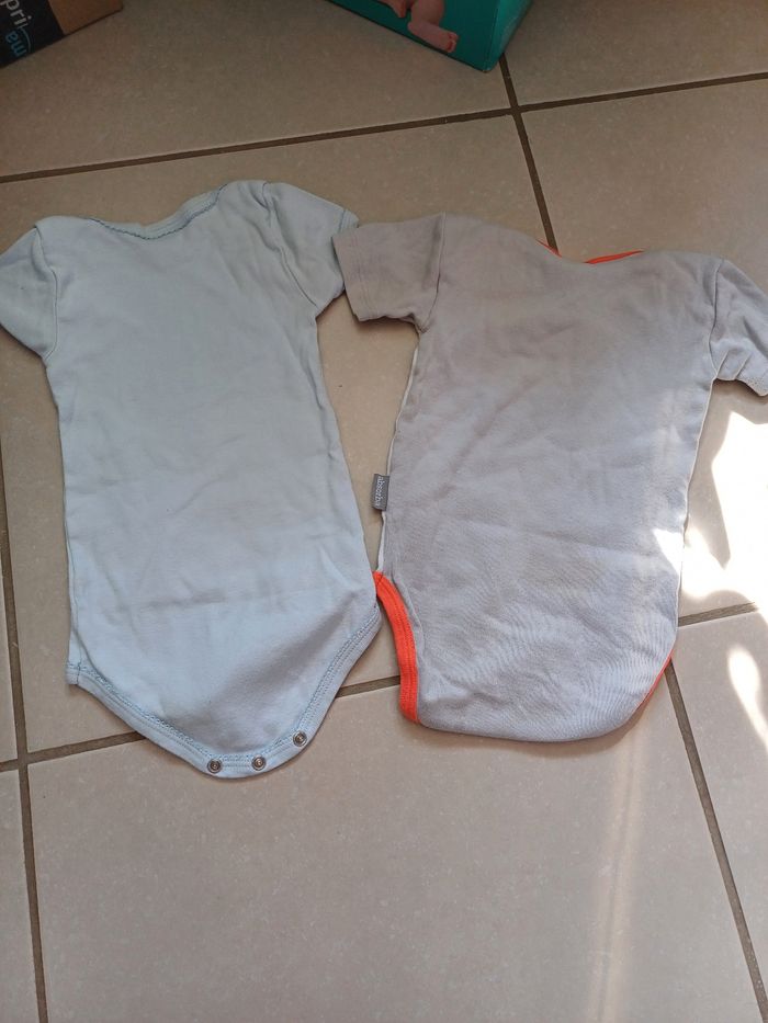 Bodies Petit bateau et Absorba 12 mois - photo numéro 4