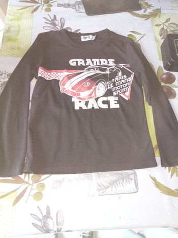 Tee shirt manche longue voiture 8A