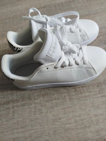 Basket adidas neuves pointure 34