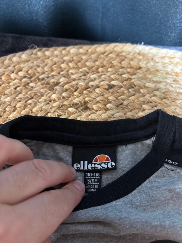 Maillot Ellesse garçon taille 5-6ans - photo numéro 3