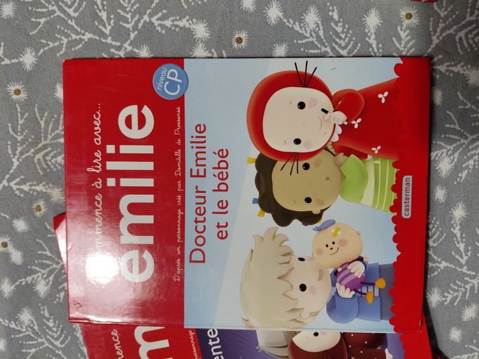 lot de 5 livres Je commence à lire avec Emilie - photo numéro 3
