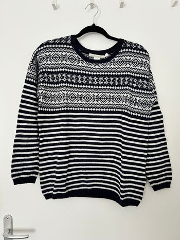 Pull bleu marine et blanc motif hiver Noël manches longues matière laine alpaga H&M M