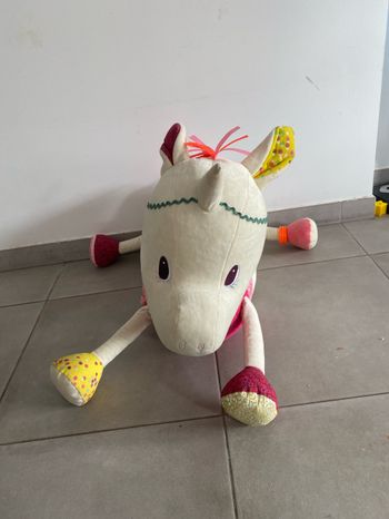 Louise tagada licorne d’activité