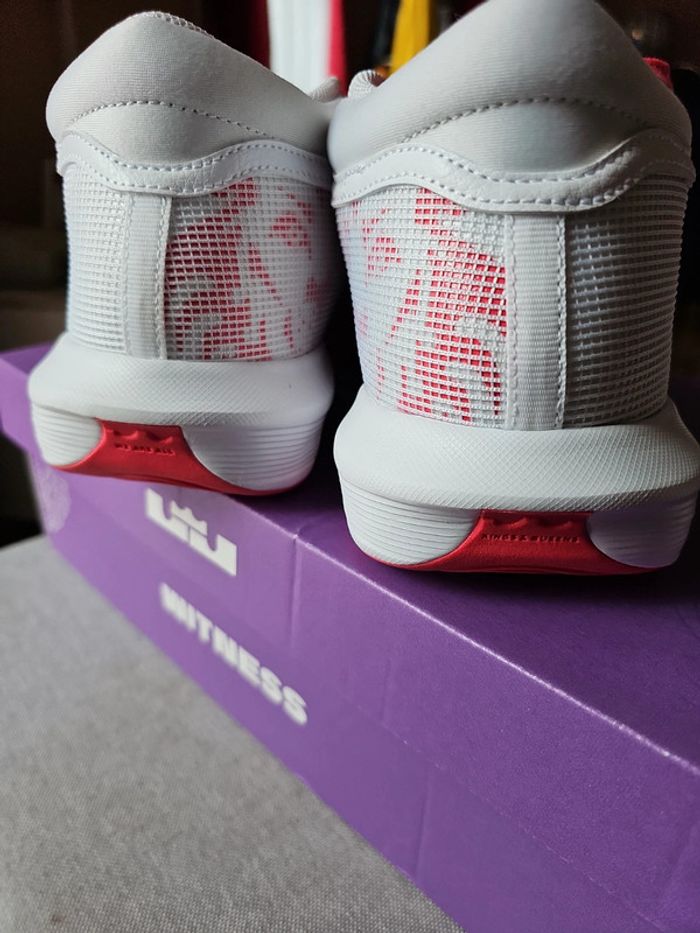 🔥Lebron Witness VIII Dunkin Donuts T.44.5🏀🔥 - photo numéro 4