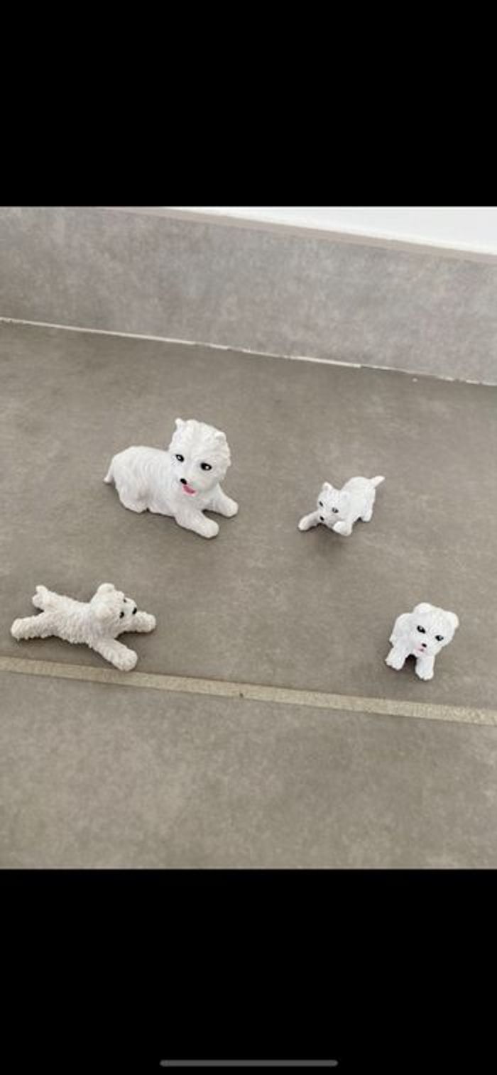 Lot figurine Chienne et ses 3 chiots - photo numéro 2