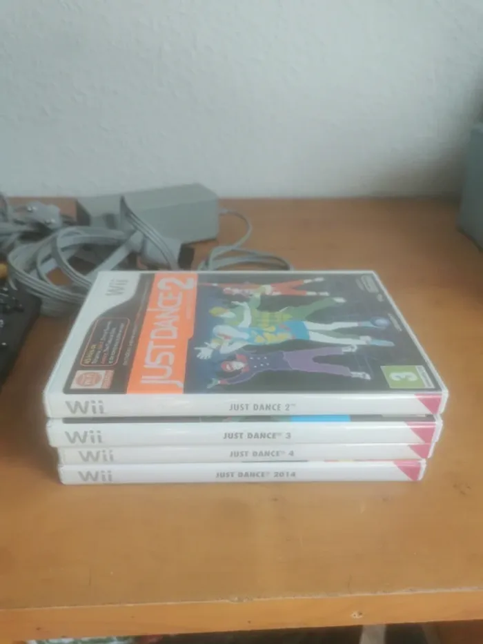 Wii noire +2 manettes +4 jeux - photo numéro 5