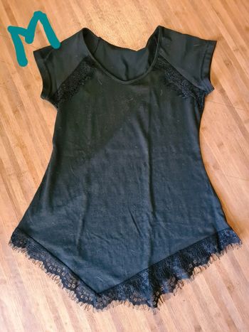 tee-shirt avec dentelle