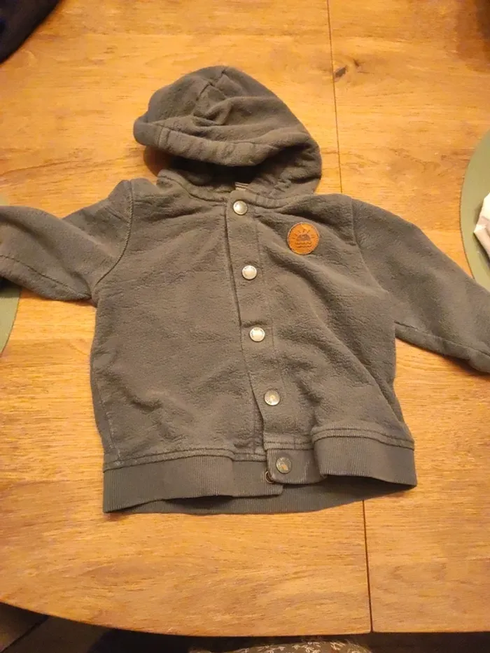 Lot gilets 18 mois - photo numéro 5