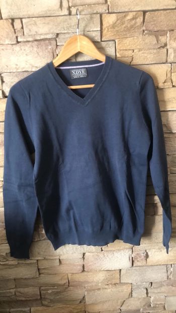Pull bleu marine col V taille M