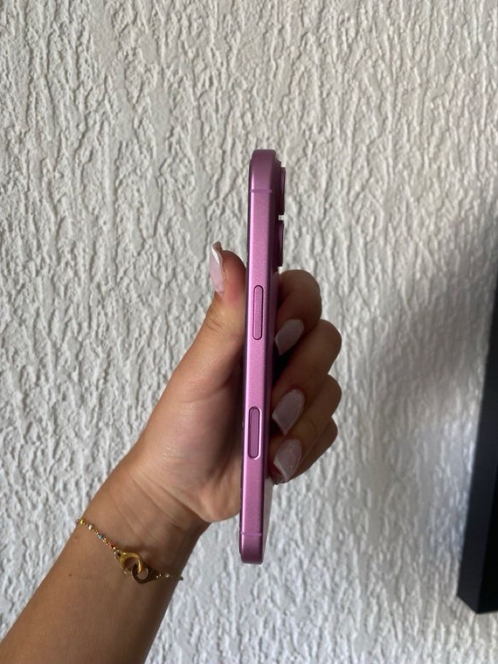 iPhone 16 plus - photo numéro 4