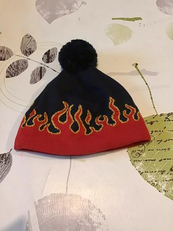 Bonnet homme rouge et marine taille unique 50 % laine