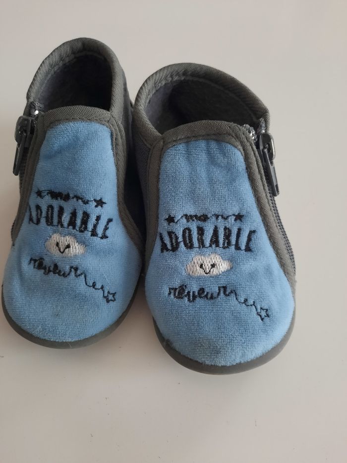 Chaussons T:20 - photo numéro 2