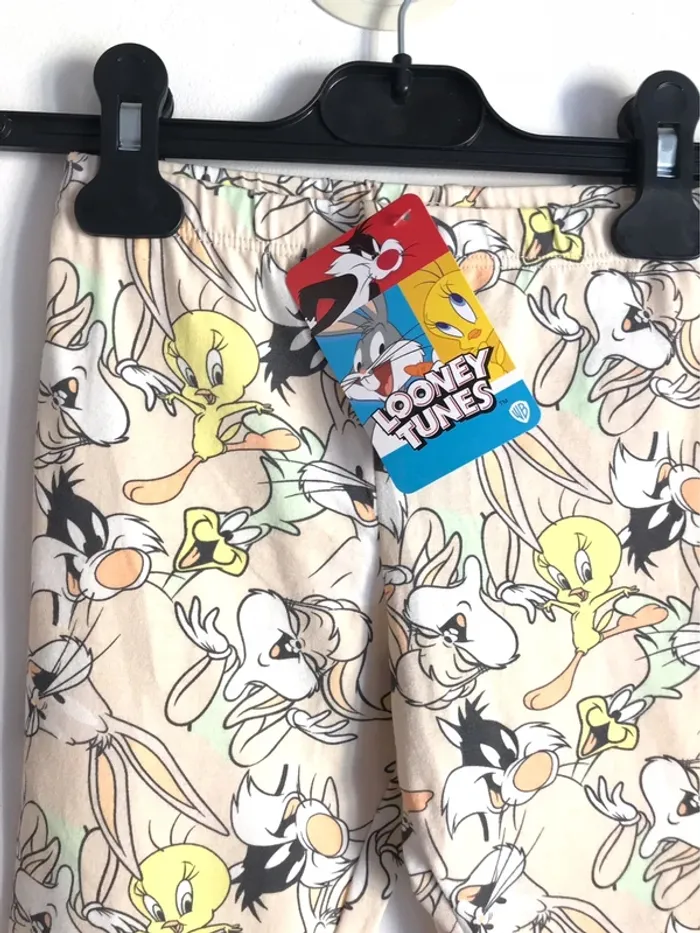 Legging Looney Tunes 4/5 ans neuf avec étiquettes - photo numéro 2