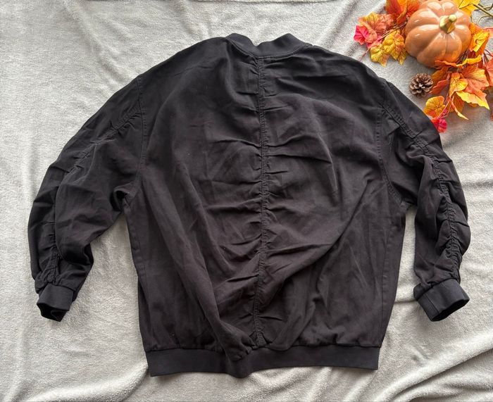 Veste en jeans bombers oversize noir Bershka – Neuf avec étiquette – Taille L - photo numéro 2