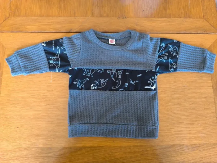 312522 ensemble pull + pantalon noir/gris garçon 4 ans