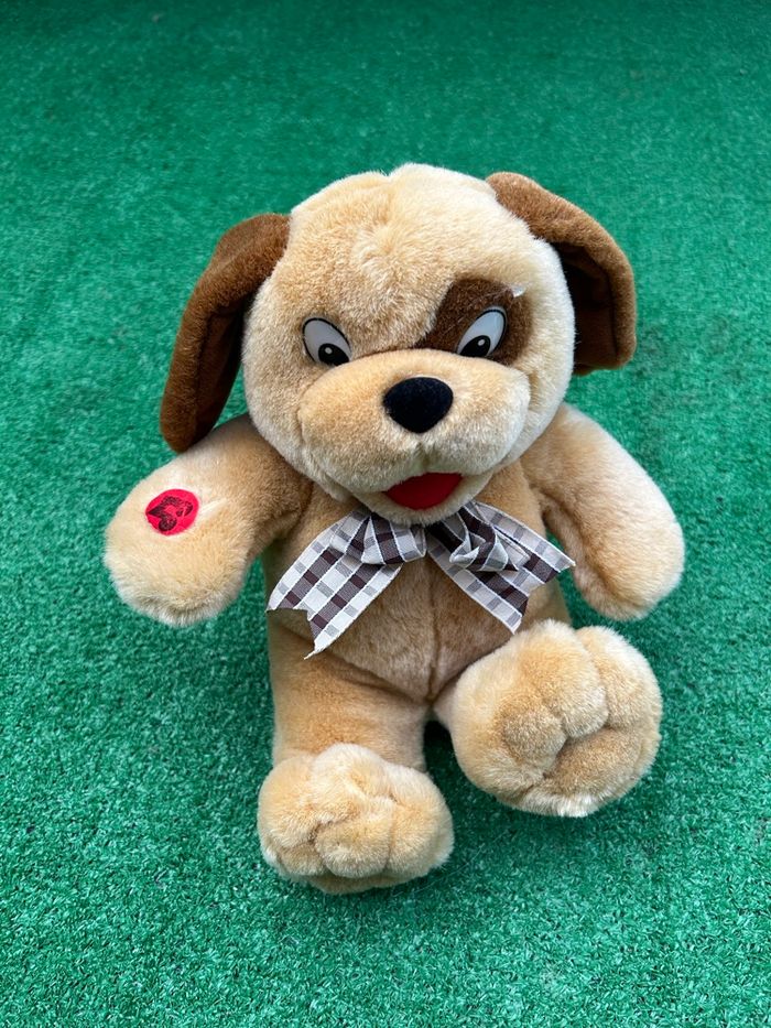 Peluche chien musicale 27 cm